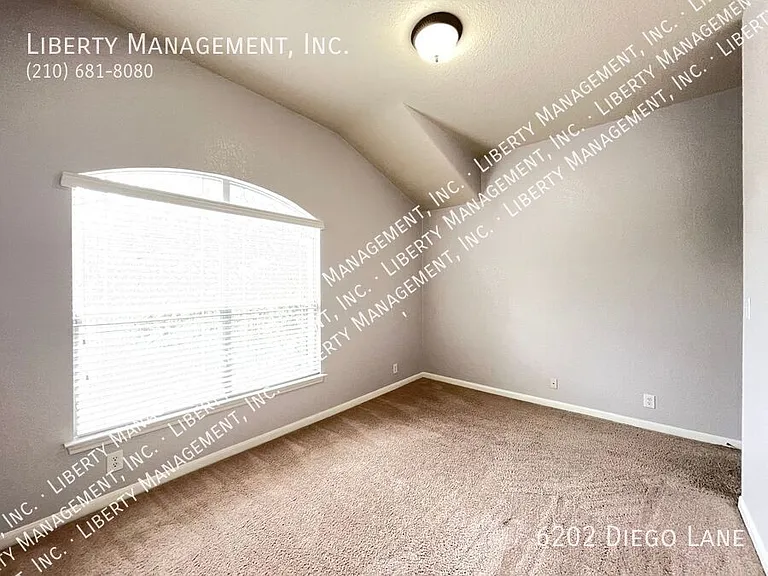 6202 Diego Ln — Photo 41