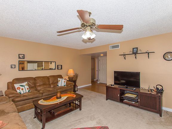 4th image of 10129 E Navajo Pl