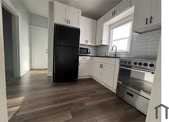875 15th Ave S #2 — Photo 1