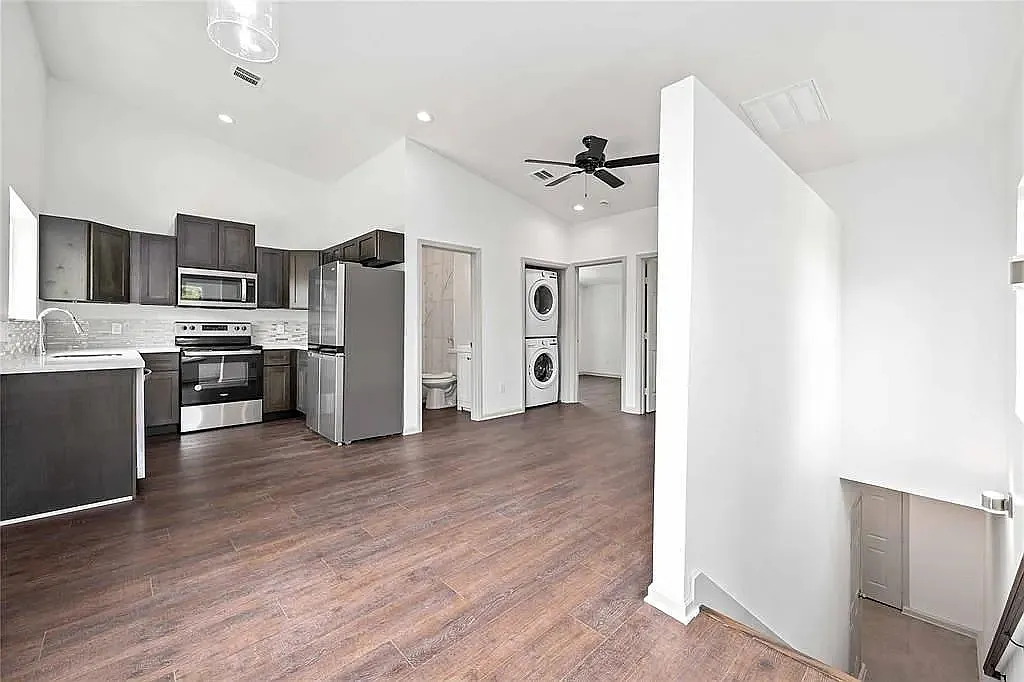 2 bed, 1100 sqft, $1,400 — Photo 3