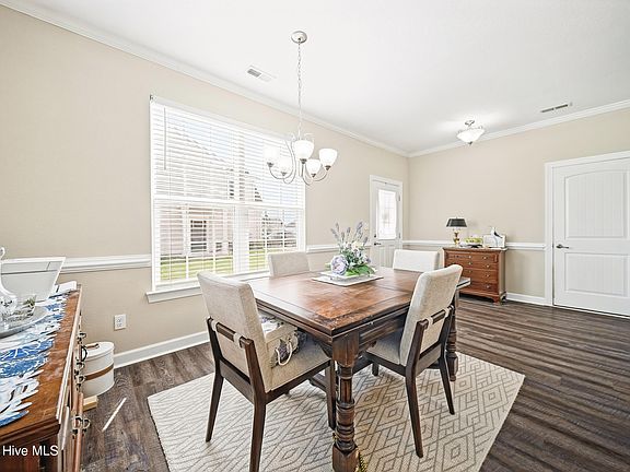 4th image of 202 Spinnaker Street Unit B