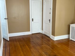 46 S Cottage St #1, Valley Stream, NY 11580