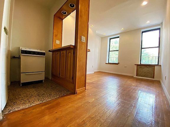 3rd image of 184 1st Ave #2D