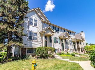 18615 W Sterling Ct, Grayslake, IL 60030