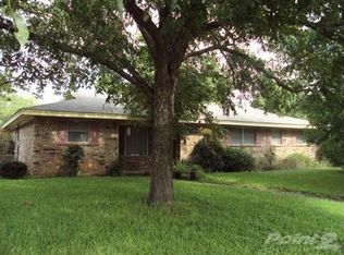 1002 Davis St, Cleburne, TX 76033