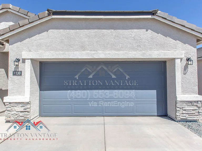 1330 W Hess Ave — Photo 4