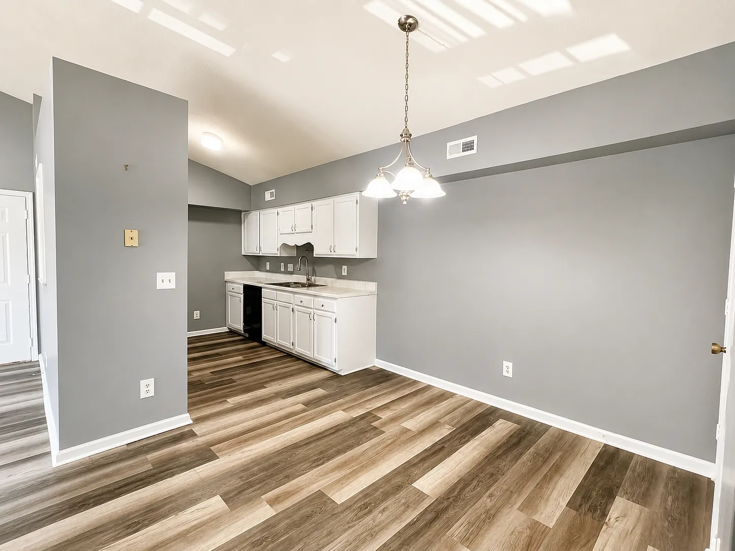 7117 West Friendly Avenue - H — Photo 4