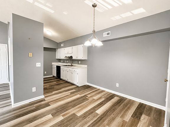 4th image of 7117 W Friendly Ave APT H