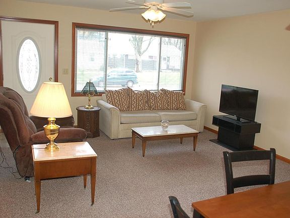 5th image of 1112 Carolyn Ave