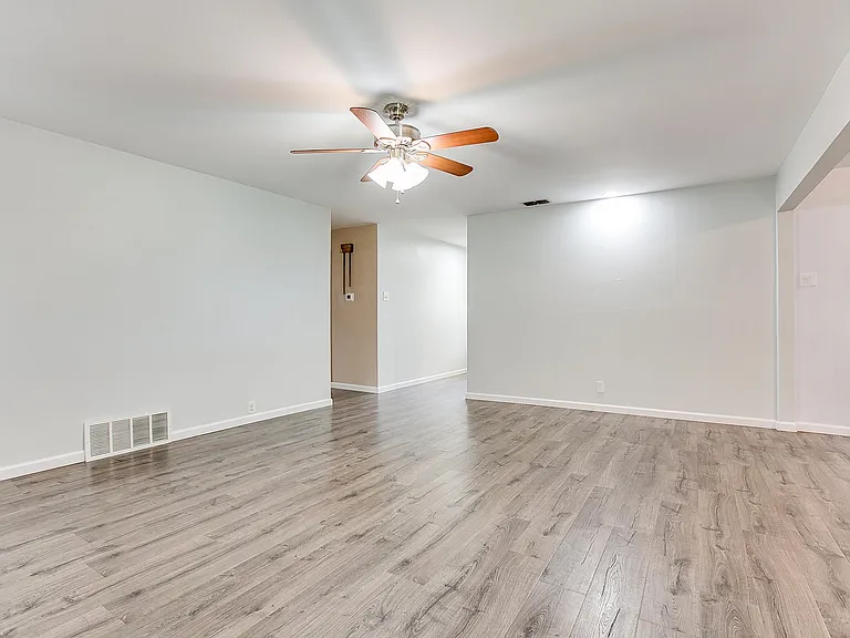 3202 Tanglewood Dr — Photo 16