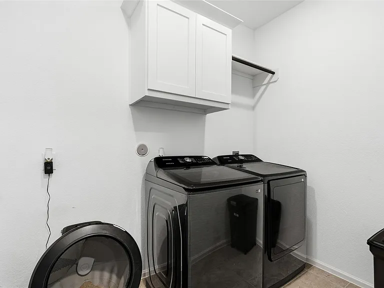 2427 Mount Healy Ct — Photo 31