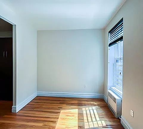 2nd image of 326 W 43rd St APT 3RE