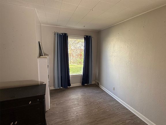 4th image of 320 2nd St S