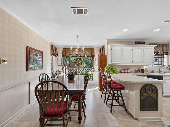 4th image of 221 E Woodstone Ct