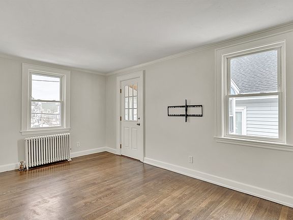 3rd image of 19 Fairview Ave #B