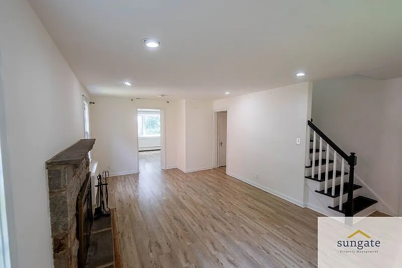 3 bed, 2.5 bath, 1568 sqft, $2,975 — Photo 4