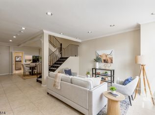111 Mulberry St #THC, Newark, NJ 07102