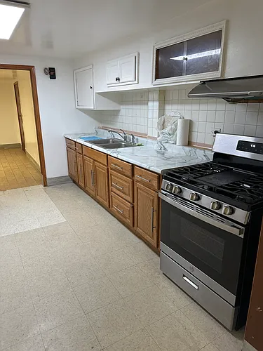 1315 W 31st St #B Photo 1