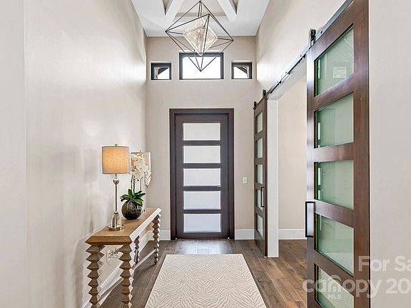 5th image of 340 Solomon Cir #17
