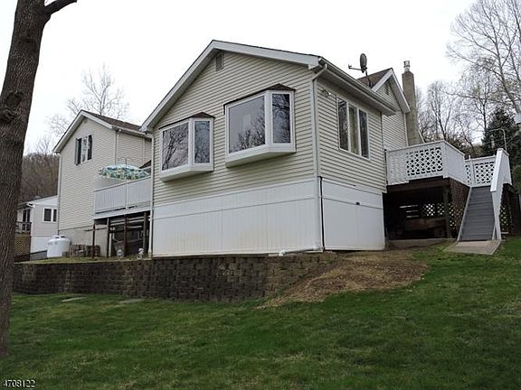 2nd image of 52 Cedar Ter N