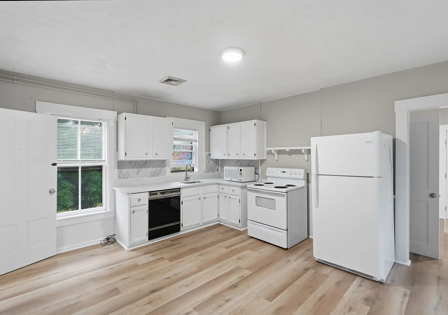 71 Main St — Photo 1