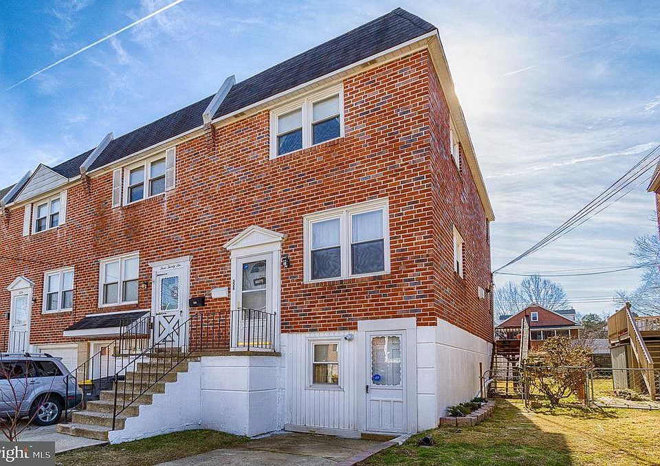 1st image of 328 Mary St