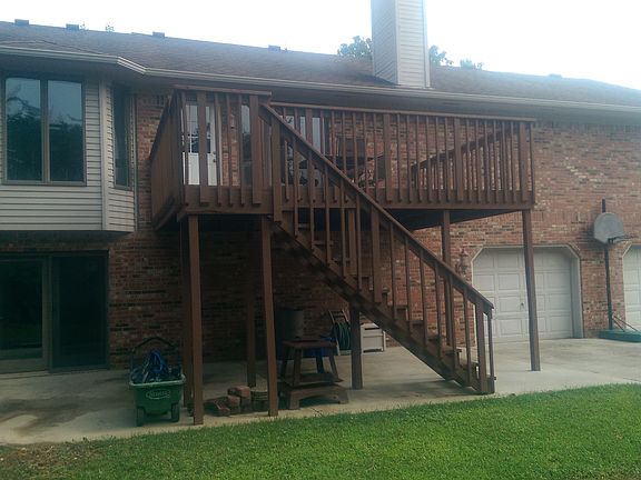 Rear view of deck off fam rm
