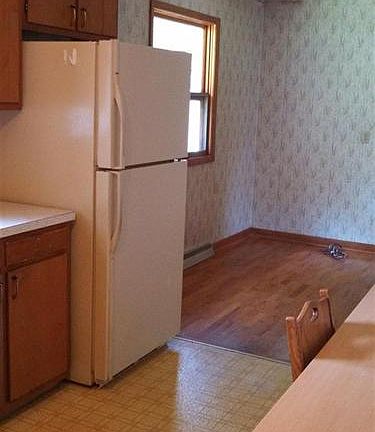 3rd image of 2632 Monterey St