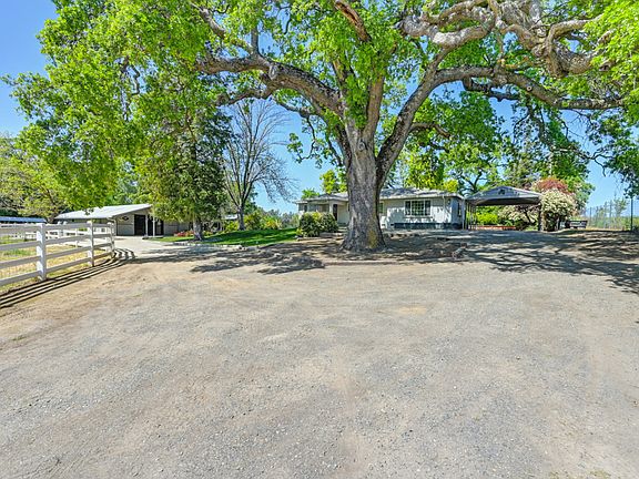 3rd image of 2760 Pfe Rd