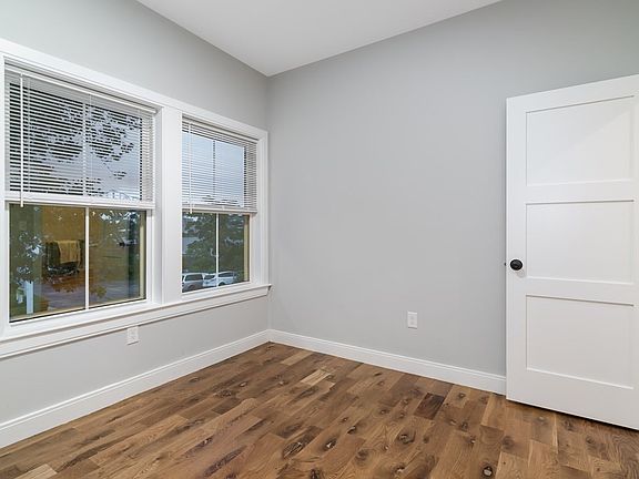 5th image of 479 Meridian St #3B
