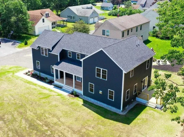 14 Mathew Lane, Kennebunk, ME 04043