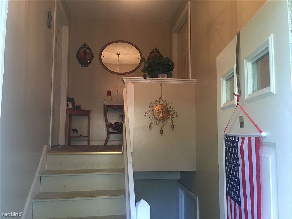 plym.inside.entrance