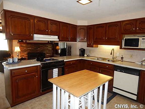 3rd image of 201 Glenview Pkwy
