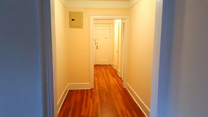 Rented by Realty Queens LLC | media 36