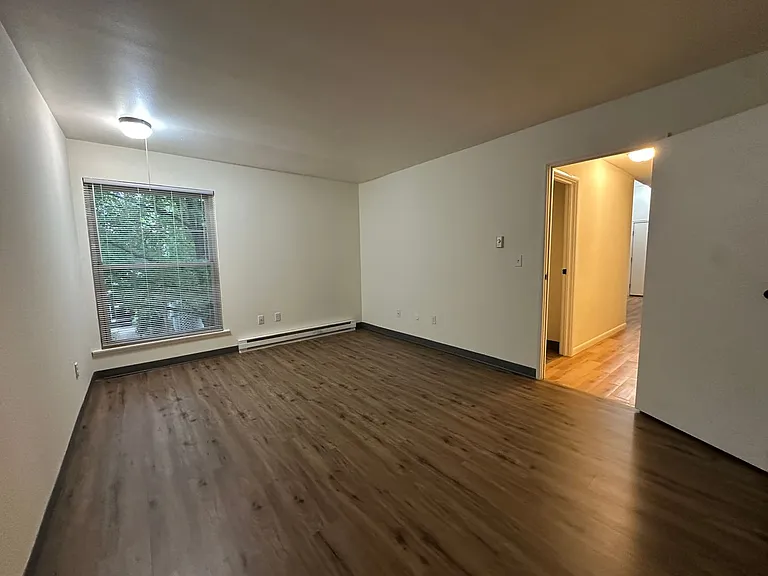 University Park Apartments near Cornell University — Photo 309