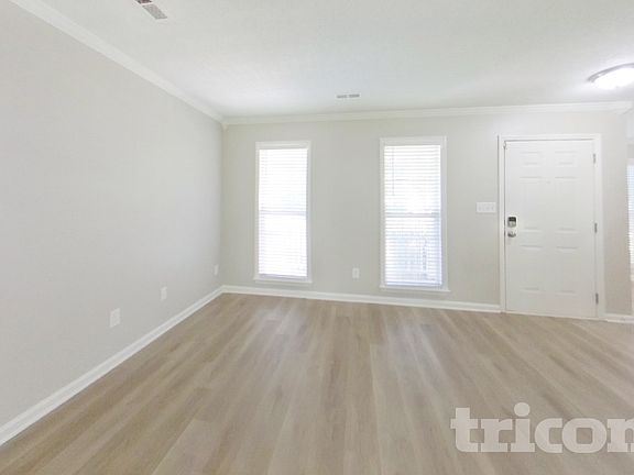 3rd image of 2207 Planters Knoll Dr