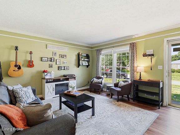 3rd image of 3751 Rouge Way