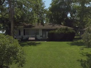 507 N Henson Rd, Villa Grove, IL 61956