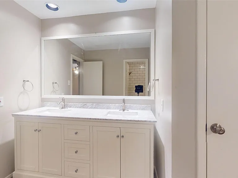2331 Barrington Place Dr — Photo 38