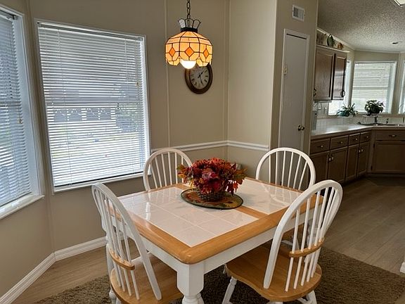 4th image of 422 Kingslake Dr #220