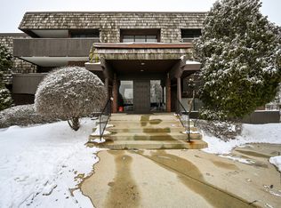 493 Timber Ridge Dr APT 107A, Carol Stream, IL 60188