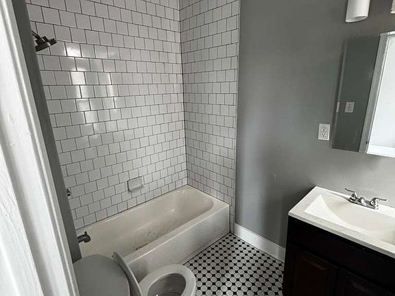 3rd image of 200 E Hanover St #1F