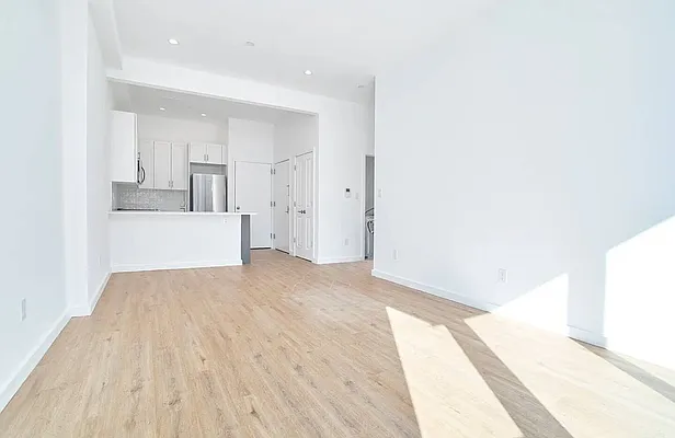 Rented by MAPT Residential LLC | media 4