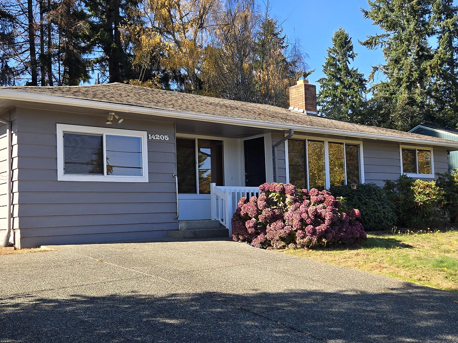 3 bed, 1310 sqft, $3,400 — Photo 1