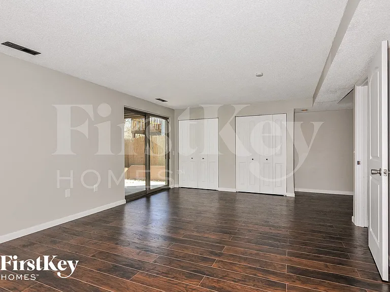 1218 Brookstone Ln — Photo 9