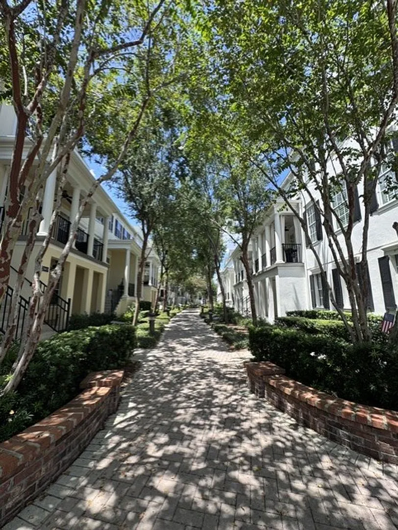 3/3.5 tri-level townhome in Baldwin Park! — Photo 2