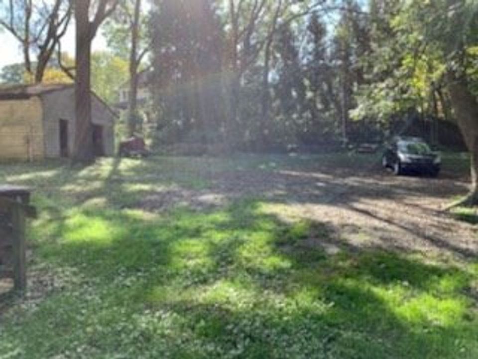 1st image of 126 Gloria Ave