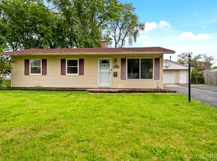 742 Cedardale Pl, Aurora, IL 60506