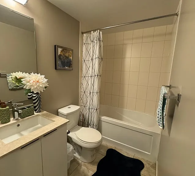 14 York St #6005B — Photo 3