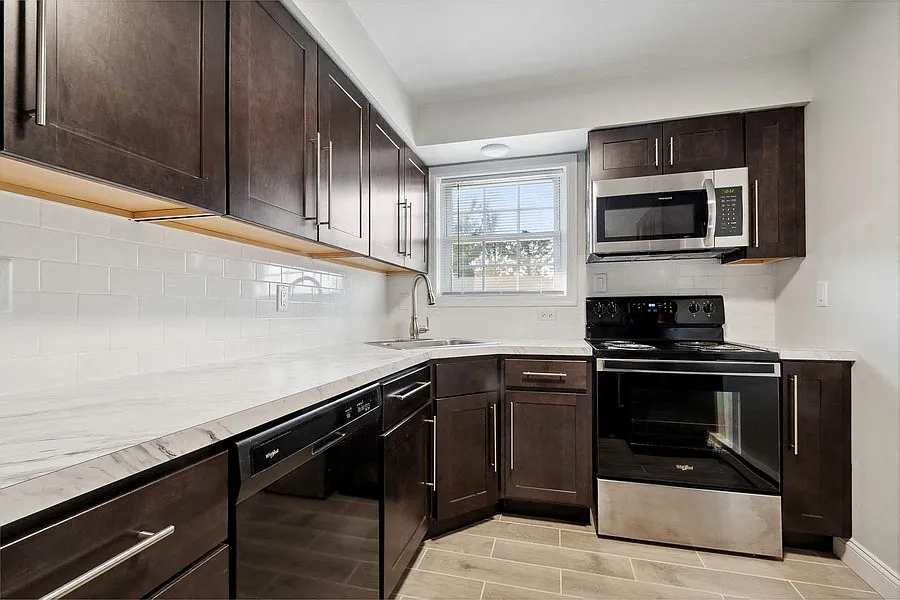 Washington Arms Apartments — Photo 2